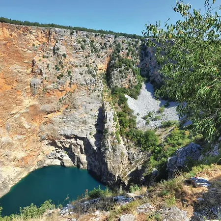 In With Outdoor Swimming Pool * Imotski
